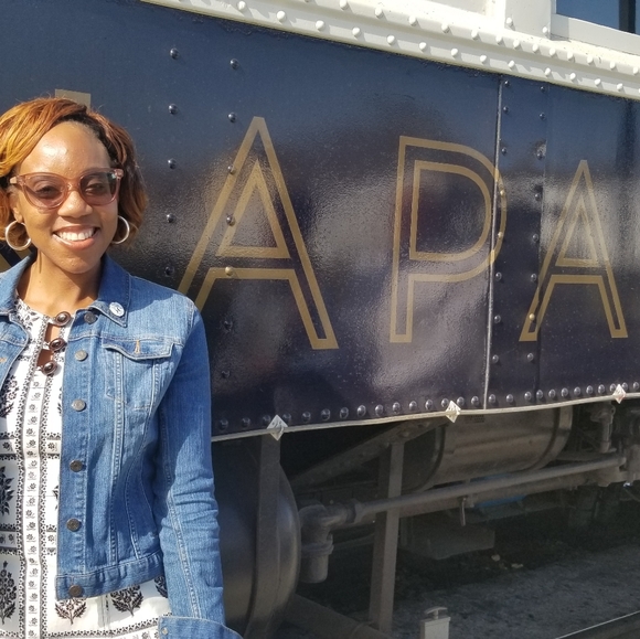 Meet your Posher, Capri - Picture 2 of 8